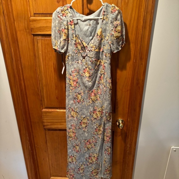 ASTR the Label Sweetheart Neck Floral Twist Bust Maxi Dress in Slate Blue Floral - Picture 2 of 8